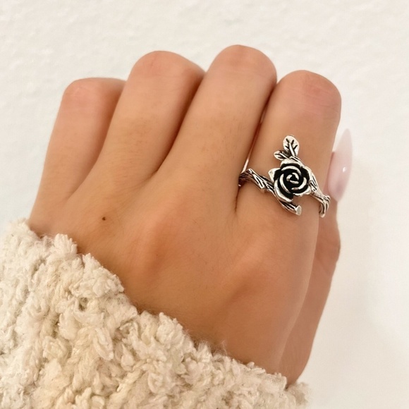 Jewelry - 925 Sterling Silver Rose Engraved Ring Silver Vintage Flower Ring